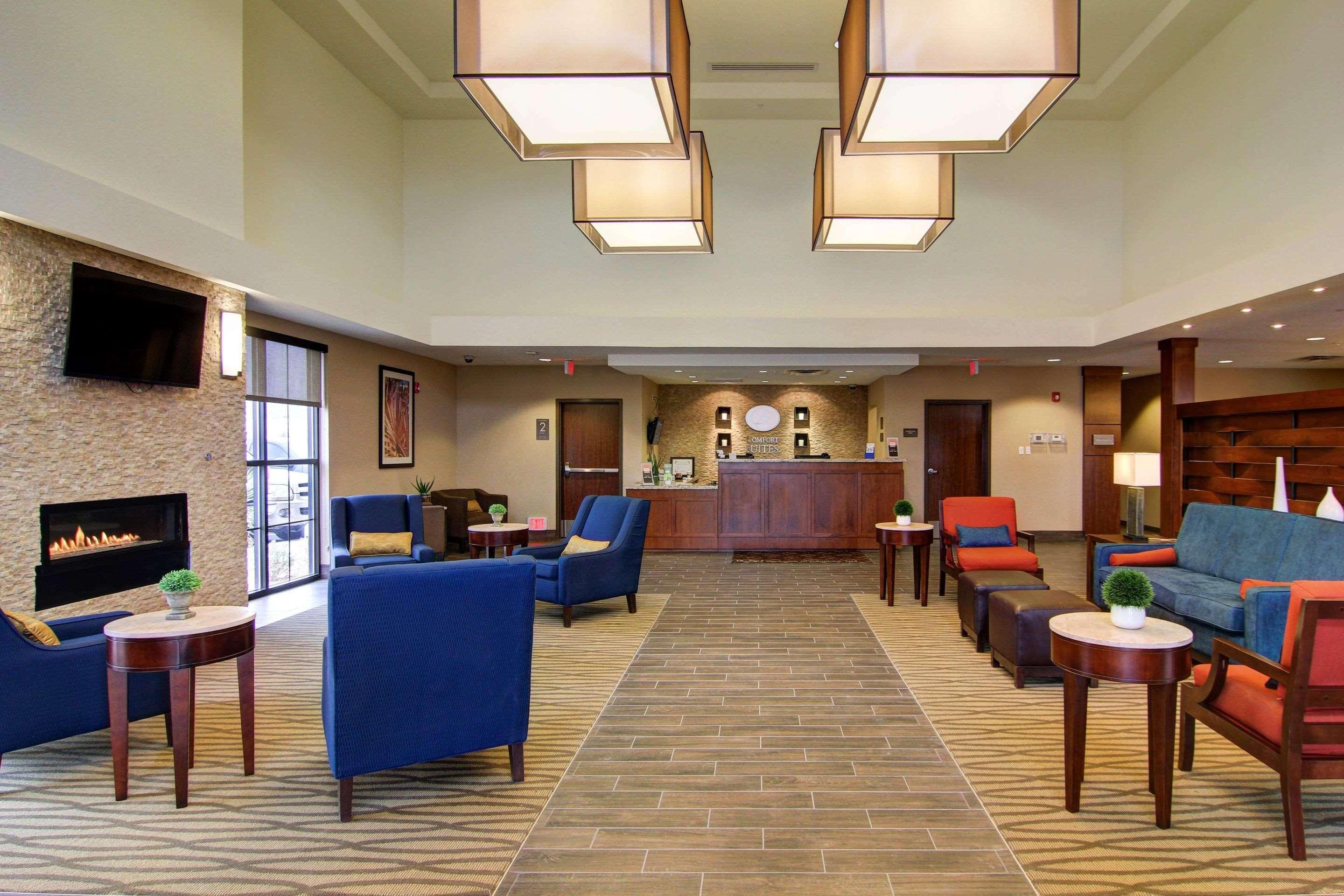 Comfort Suites Carlsbad Exteriör bild
