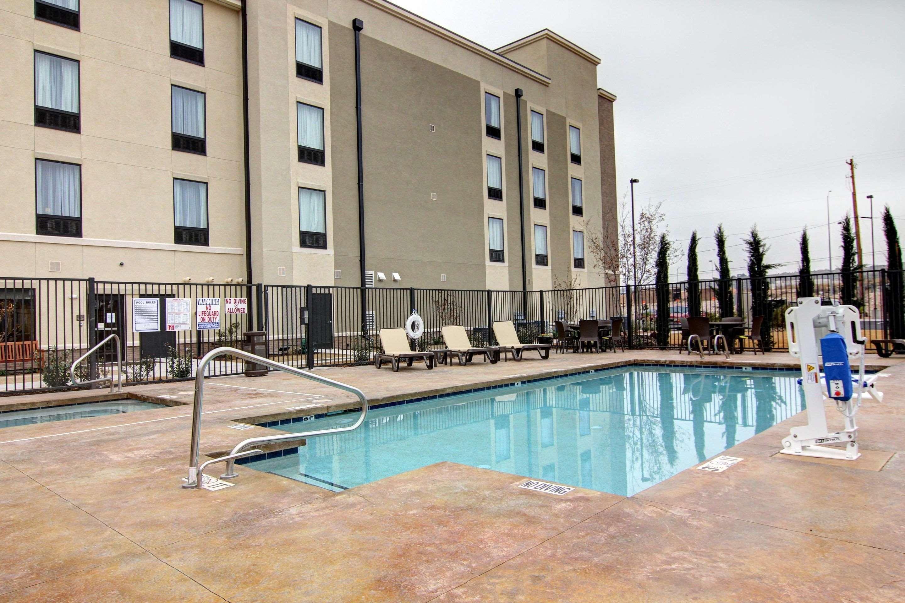 Comfort Suites Carlsbad Exteriör bild