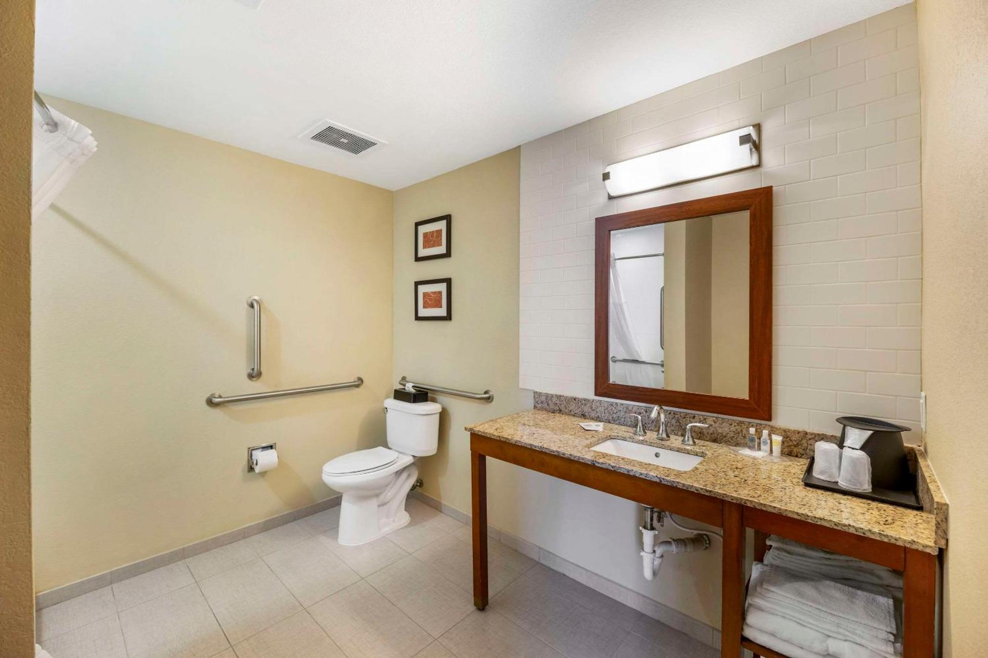 Comfort Suites Carlsbad Exteriör bild