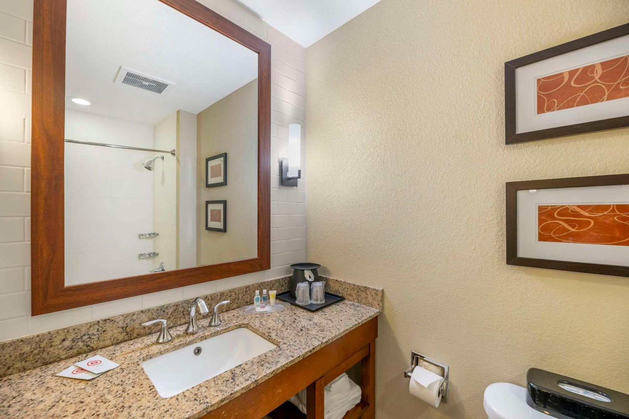 Comfort Suites Carlsbad Exteriör bild